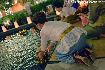 Loy Krathong festival