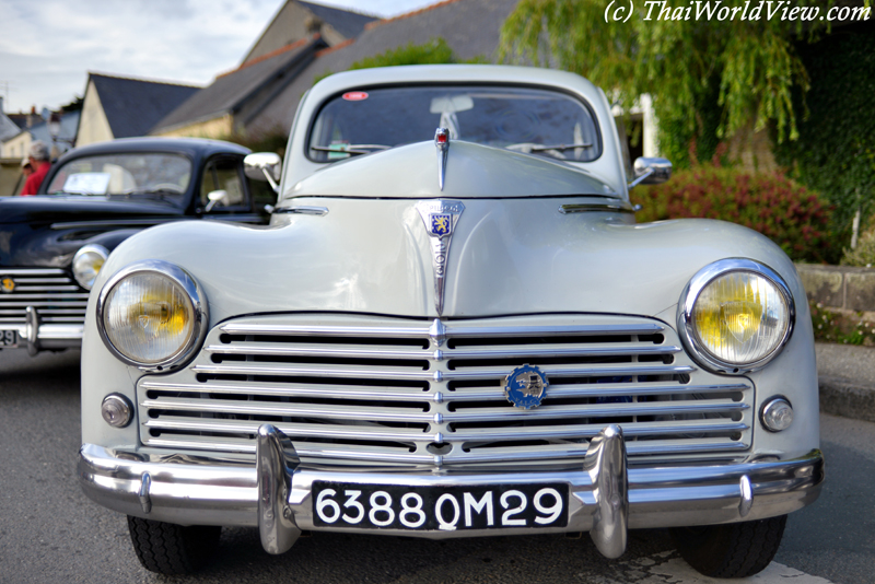 Old car - Le Faou