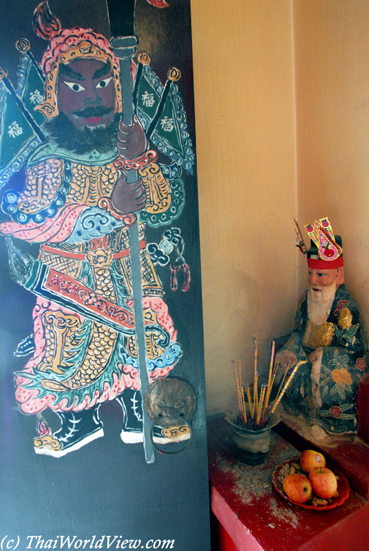 Offering incense - Man On Shan