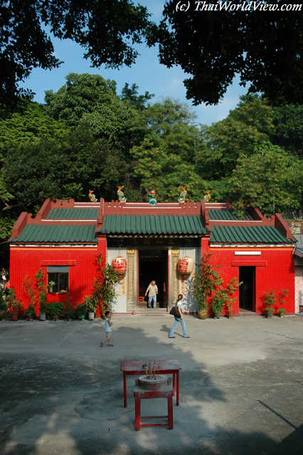 Sam Shan Kwok Wong Temple - Ngau Chi Wan