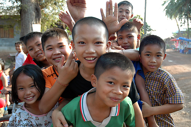 Cheerful group - Wat Lam Duan - Nongkhai province