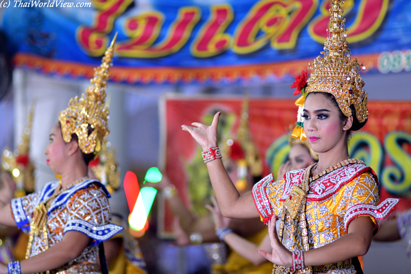 Dancer - Wat Rai Khing