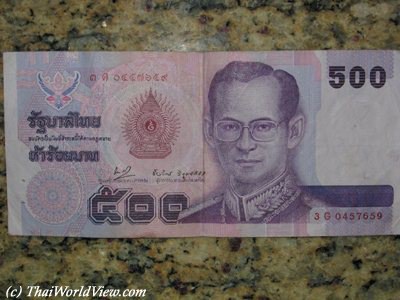 500 Baht banknote