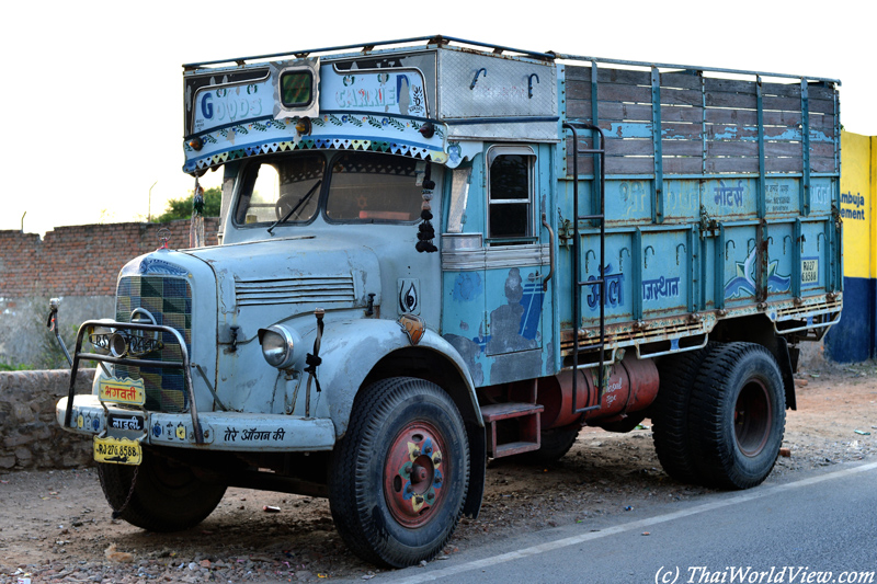 Old truck - Udaipur