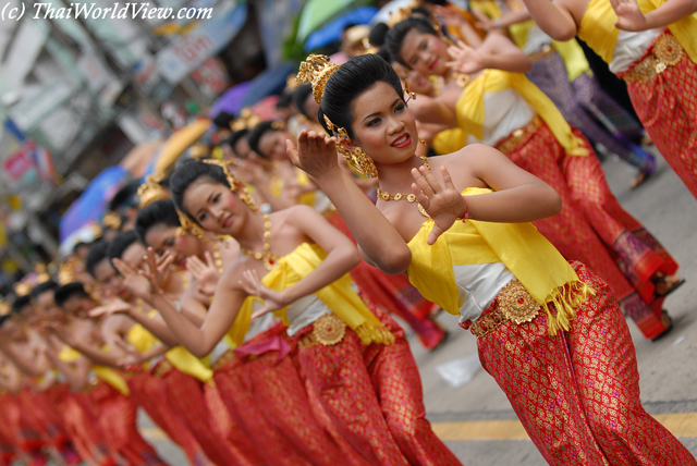 Isan Folk Dance - Ubon Ratchathani