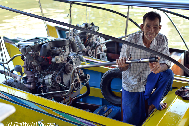 Speed boat driver - Wat Lak Si Rat Samoson